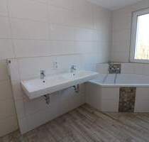 XXL Hoch drei...Etagen-Wohnung mit Wanne, Dusche, Gäste-WC u. 2 Balkonen!!!! - Freiberg