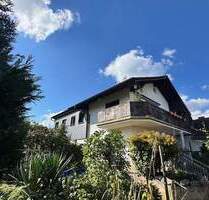 Sehr gepflegtes Zweifamilienhaus auf einem großzügigen Grundstück direkt in Schaafheim!