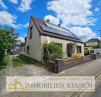 Großes 2FH mit Kamin, Sonnenterrasse, ruhige & zentrale Lage in Achim mit Vollkeller, Garagen & PV