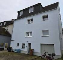 Ahnatal-Heckershausen Mehrfamilienhaus mit 6 Wohneinheiten, Ladengeschäft und Nebengebäude - Ahnatal / Heckershausen
