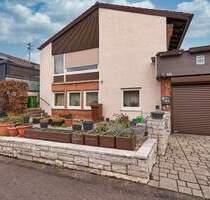 Ansprechendes Einfamilienhaus mit Garten und eigener Garage, in bester Lage von Neckarweihingen! - Ludwigsburg / Neckarweihingen
