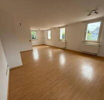Neusanierte Maisonette Wohnung 160qm mit großem Balkon, Einbauküche und 2 Bäder - Wendelstein