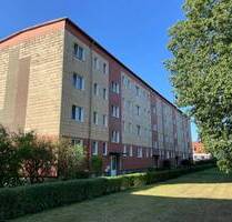 Geräumige 4-Zimmer-Wohnung mit EBK & Balkon in ruhiger Lage - Berge