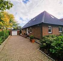 ** Modernisierter und gepflegter Walmdachbungalow in Premium-Lage von Husum **