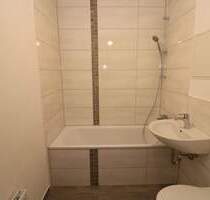 Pack die Badehose ein...helle 3-RW mit Wanne u. Balkon!!! - Freiberg