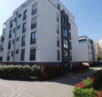 Charmante 4 Zimmer Wohnung mit Aufzug, Balkon und Tiefgaragenstellplatz - Frankfurt