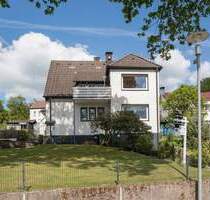 Wandlungsfähiges Zweifamilienhaus mit 1 Garage in Lüdenscheid - Heerwiese