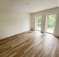 Balkon - Aufzug - PKW-Stellplatz - 2 Räume - in Burkhardtsdorf!!