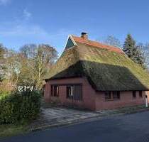 Sanierungsobjekt mit Reetdach in ruhiger Lage von Lemwerder-Deichshausen