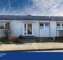 KR-Fischeln - großz. Eck-Bungalow mit Teilkeller auf ca. 438 m² großem Sonnen-Grundstück m. Garage! - Krefeld