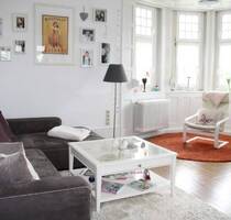 Stilvoll wohnen im Herzen von Oberkirch: Großzügige Altbauwohnung mit Wintergarten und Balkon