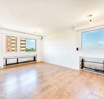 +++ West-Balkon & Fernblick - Am Wald & U-Bahn - inklusive TG-Stellplatz - modernisierungsbedürftig +++ - Stuttgart Mönchfeld