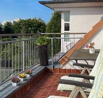 Dachgeschoss in Zehlendorf mit Balkon und Stellplatz - Berlin