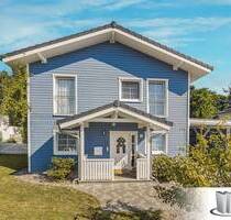 *RESERVIERT* Schwedenhaus-Charme in Jestetten – Fjorborg-Neubau von 2018 mit Kaminofen, großem Garten & Hühneridylle direkt an der Schweizer Grenze