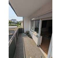 Wohlfühlen in heller, gepflegter 2Z-Wohnung mit Balkon und EBK - Rottendorf