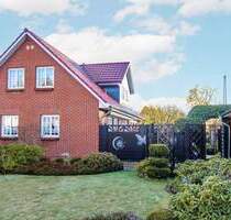 Ein Ort, der Herzen verbindet - Einfamilienhaus mit großem Garten und Pool in Zarrendorf