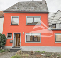 Charmantes Einfamilienhaus mit Doppelgarage und Dachterrasse - Schleich