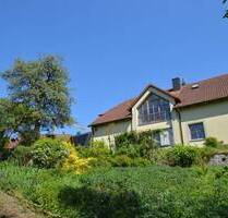 1-2-Fam.-Hs. inkl. 1-Zi.-ELW mit 3 Bädern, sehr gr. eingewachsenem Garten u. Weitblick in Brennberg