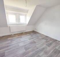 BALD VERFÜGBAR: Gemütlich 2-Zimmer Wohnung im Dachgeschoss! - Lauenförde