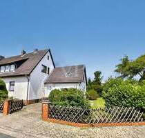 Doppelhaushälfte mit ausgebautem Dachgeschoss und Vollkeller auf einem 815 m² großen Grundstück! - Laatzen Rethen