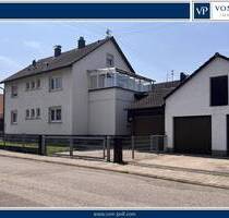 Zweifamilienhaus mit großem Grundstück und Nebengebäude - Baden-Baden / Sandweier