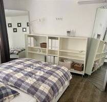 Modern möblierte 1,5- Zimmer-Wohnung mit Balkon Vollbad Internet Endetage Inklusivmiete 1.300,00 Monat ab 16.01.2026 - Hamburg Winterhude