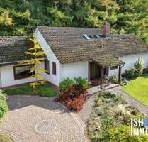 Stade-Haddorf, geräumiges Wohnhaus mit Traumgrundstück am Waldrand