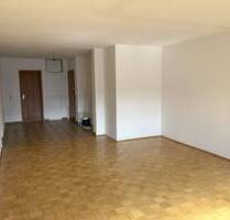 Geräumige 3-Zimmer Wohnung mit Südseiten Balkon und Stellplatz in der Fürther Südstadt