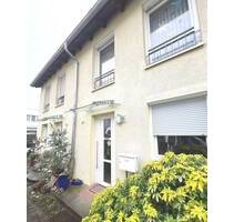 Willkommen im neuen Zuhause! Doppelhaushälfte mit Garage und Garten in Ötigheim