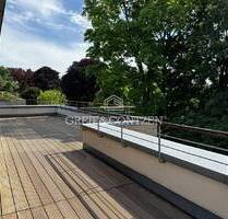 Penthouse-Wohnung auf parkähnlichem Grundstück - Köln Marienburg