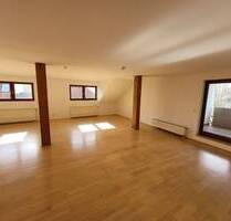 NEU! GROSSE SANIERTE 3-RAUM WOHNUNG MIT BALKON UND STELLPLATZ - Heidenau