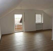 Großzügige 3-Zi.-Wohnung im 1.OG m. EBK, Balkon, Carport, Garage, Garten, Wi.Garten, Gewächshaus - Kraiburg Ensdorf