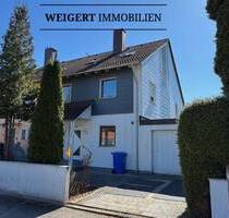 WEIGERT: Modernisierte Doppelhaushälfte mit Charme, Südgarten, Terrasse, Balkon & Garage in Eichenau