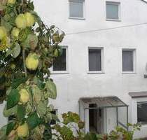 Zweifamilienhaus mit Potenzial in idyllischer Hanglage von Buchbach