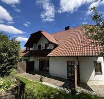 AIGNER - Raumwunder! Großes Einfamilienhaus mit sep. Werkstatt, Doppelgarage , 2 Eingänge u.v.m. - Landshut Achdorf
