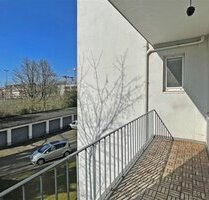 Immobilien-Richter: Renovierte 4-Zimmerwohnung mit 2 Balkonen, + Luxus-EBK in Düsseldorf-Düsseltal