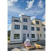 Endlich ankommen - 6-Zimmer Reiheneckhaus mit Dachterrasse und sonnigem Garten! - Hanau-Steinheim