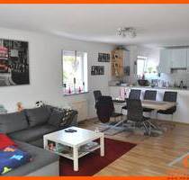 Helle, geüflegte 2-Zimmerwohnung mit Balkon, Tageslichtbad, Einbauküche, Keller und Tiefgarage. - Mainz Hechtsheim