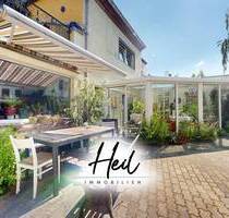 Großes Grundstück & Mitten in Markranstädt: Zweifamilienhaus mit Wintergarten I Nebengelass I Garage