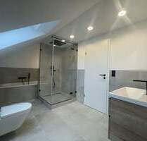 Hochwertige, energetisch sanierte 4-Zimmer-DG-Wohnung mit Balkon und 2 Stellplätzen - Herzogenaurach