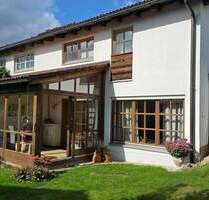 Außergewöhnliches Reihenendhaus mit Wintergarten - Grafenau