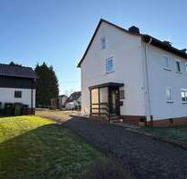 Charmantes Zweifamilienhaus in beliebter Lage von Niederkaufungen - modernisiert, gepflegt & vielseitig nutzbar