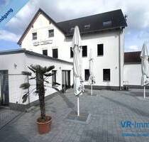 Ideal, um Wohnen und Arbeit zu verbinden: Top saniertes Wohn- und Geschäftshaus in Allersberg!