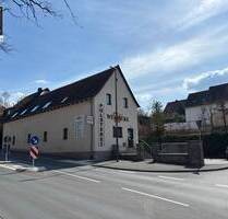 Attraktive und zentrale Gewerbeimmobilie mit separater Wohnung und Baugrundstück (Verkaufsgrund: Umzug des Unternehmens innerhalb von Kulmbach)
