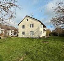 Renovierungsbedürftiges Haus mit 838 m² Grund - Welden / Reutern