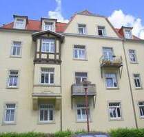 Ab Jan.Febr. 2026: Gemütliche 3-Zimmer-Mansardenwohnung mit Laminat * Übernahme Einbauküche möglich - Dresden Löbtau-Nord