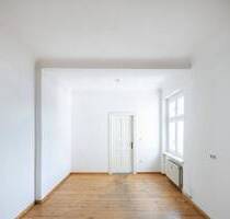 Gestalten Sie Ihr Traumzuhause - bezugsfreie 2-Zi.-Altbauwohnung mit Dielen und franz. Balkon! - Berlin Lichterfelde