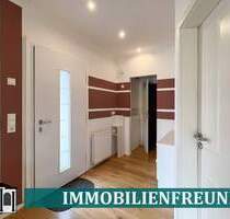 Mehrgenerationenobjekt mit zwei Häusern, Doppelgarage und großem Garten - Wuppertal Cronenberg