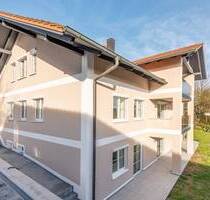 Hochwertig sanierte Wohnung mit moderner EBK, Süd-Terrasse und kleinem Garten - Büchlberg / Saderreut Eberhardsberg