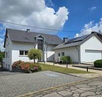 Luxuriöses Einfamilienhaus mit Einliegerwohnung und Doppelgarage Nähe LUX-TR-BIT ! - Eisenach